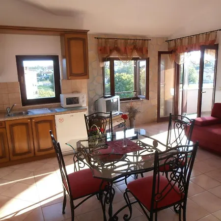 Liet 9- By Interhome Apartman Funtana