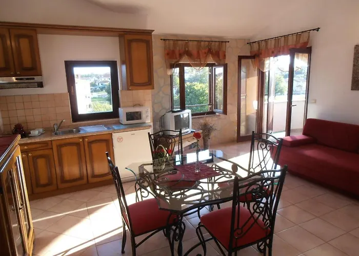 Liet 9- By Interhome Apartman Funtana