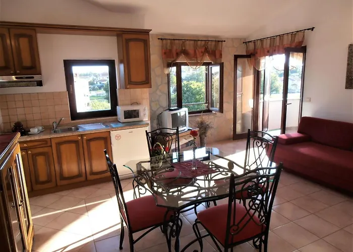 Liet 9- By Interhome